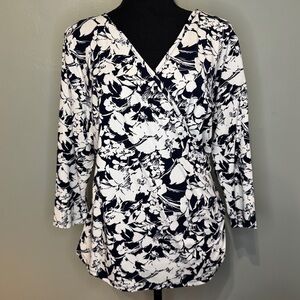 TALBOTS Women Stretch Rayon Wrap Blouse 3/4 Sleeve Navy White Floral Shirt‎ Top